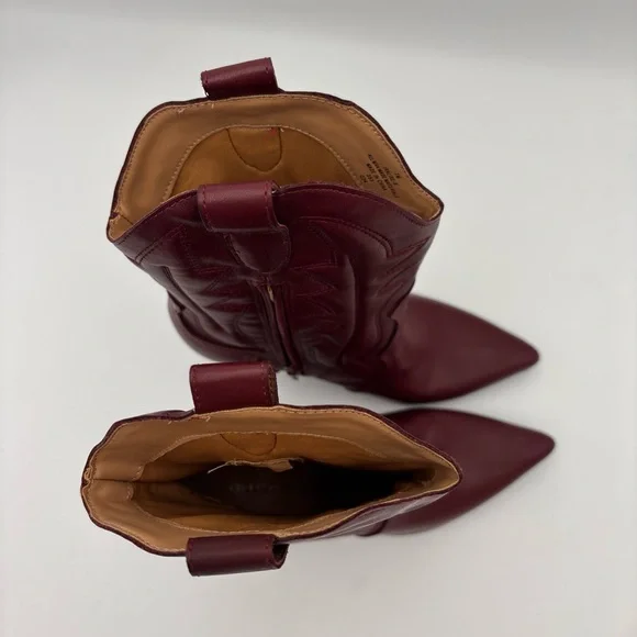 Indigo Red Heeled Boots with Classic Western Elegance - Picture 6 of 12
